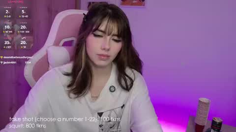 Snapshot of lilyrouse_ chatting on 07.03.26 lily help me to collect more cosplay online show from 07.03.26