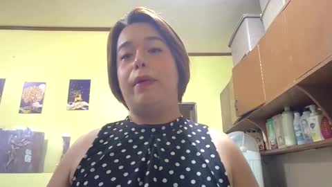 Snapshot of lilysette chatting on 05.17.26 lilysette online show from 05.17.26