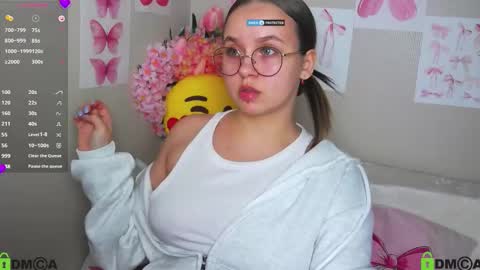 Lily online show from 10.05.25