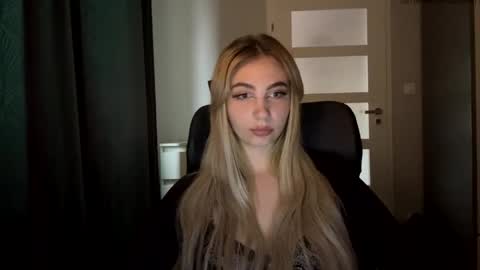 Lily online show from 06.04.26