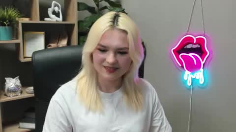 Lily online show from 03.05.26