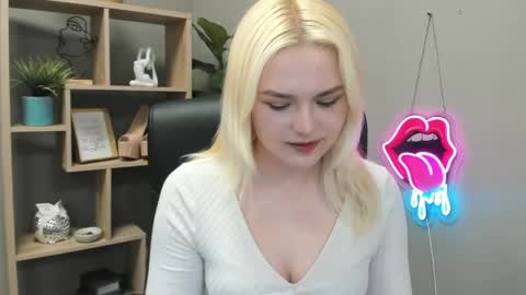 Lily online show from 05.14.26