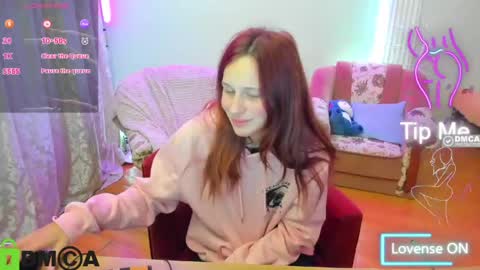 Snapshot of lilyviolet7 chatting on 06.02.26 Hi Im Lily online show from 06.02.26