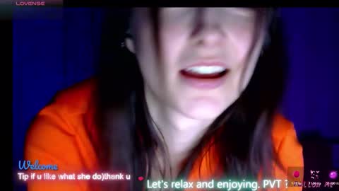 Snapshot of lilyxsky chatting on 11.12.25 LilyXSky online show from 11.12.25