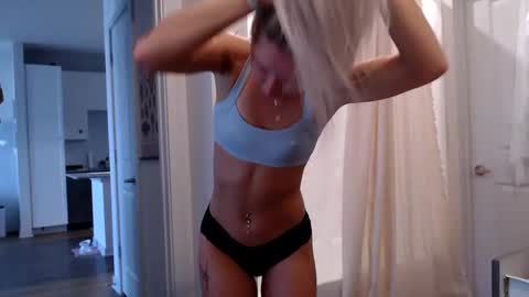 Snapshot of lilyyymonroee chatting on 10.03.25 Lily Monroe online show from 10.03.25