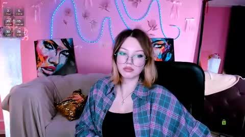 Snapshot of lina_fox12 chatting on 05.20.26 lina_fox12 online show from 05.20.26