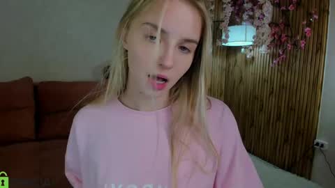 Snapshot of lina_reeds chatting on 05.19.26 LINA online show from 05.19.26