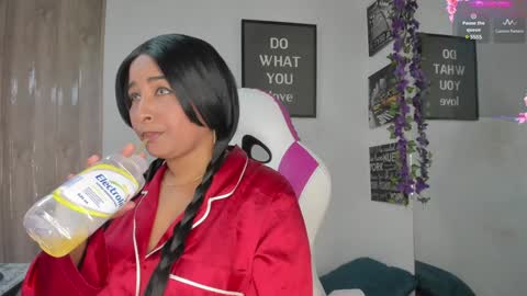 LINA SANCHEZ online show from 12.16.24