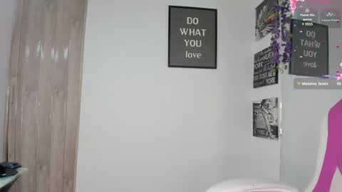 LINA SANCHEZ online show from 01.06.25