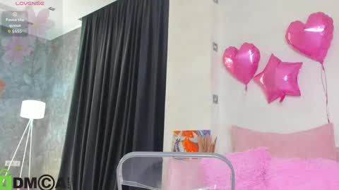 Snapshot of lina_smilee chatting on 05.27.26 Lina online show from 05.27.26