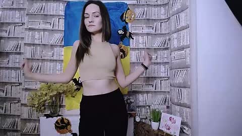 Lina online show from 10.22.25