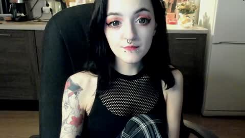 Lina 3  1715622743 online show from 12.31.24