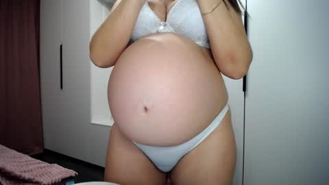 Lina Sparks online show from 12.03.24