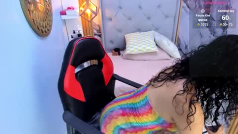 Snapshot of linastark chatting on 10.27.25 L I N A online show from 10.27.25