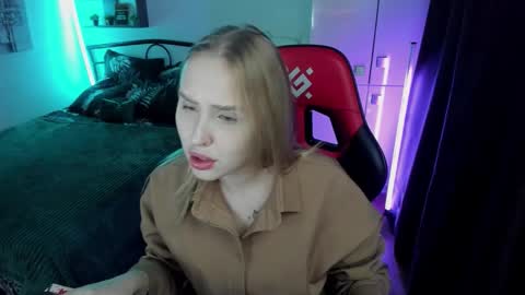 Snapshot of linatruly chatting on 10.10.25 Lina online show from 10.10.25