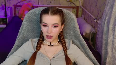 Snapshot of linavira chatting on 03.27.26 Luna online show from 03.27.26