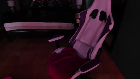  Linda  online show from 02.23.25