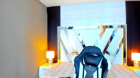  Linda  online show from 10.18.25