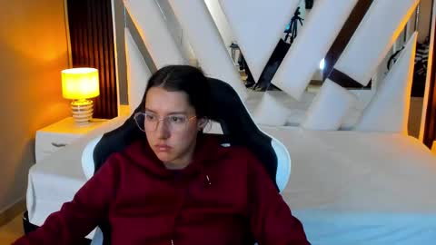  Linda  online show from 11.30.25