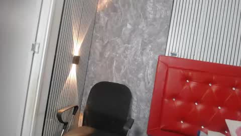 Snapshot of linda__mature chatting on 04.25.26 Linda online show from 04.25.26