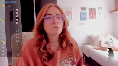 Snapshot of linda_giggle chatting on 12.13.24 Giggles online show from 12.13.24