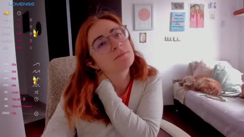 Snapshot of linda_giggle chatting on 12.19.24 Giggles online show from 12.19.24