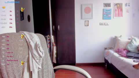 Snapshot of linda_giggle chatting on 01.10.25 Giggles online show from 01.10.25