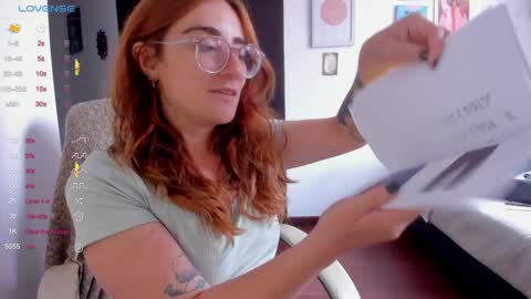 Snapshot of linda_giggle chatting on 01.16.25 Giggles online show from 01.16.25