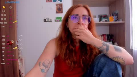 Snapshot of linda_giggle chatting on 02.13.25 Giggles online show from 02.13.25