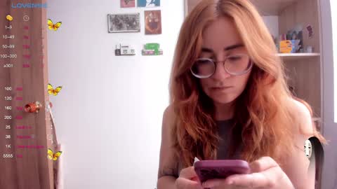 Snapshot of linda_giggle chatting on 02.19.25 Giggles online show from 02.19.25