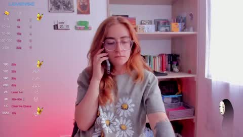 Snapshot of linda_giggle chatting on 02.24.25 Giggles online show from 02.24.25