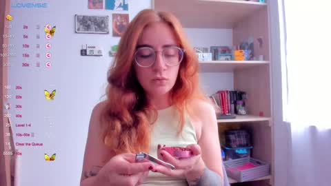 Snapshot of linda_giggle chatting on 02.28.25 Giggles online show from 02.28.25