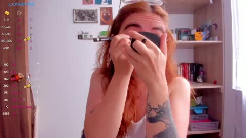 Snapshot of linda_giggle chatting on 03.04.25 Giggles online show from 03.04.25