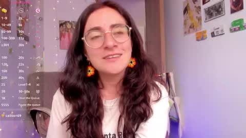 Snapshot of linda_giggle chatting on 10.17.25 Giggles online show from 10.17.25