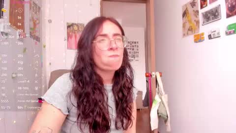 Snapshot of linda_giggle chatting on 10.22.25 Giggles online show from 10.22.25