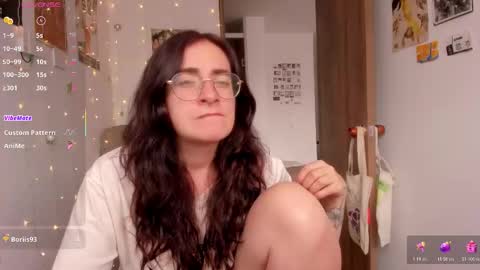 Snapshot of linda_giggle chatting on 10.25.25 Giggles online show from 10.25.25