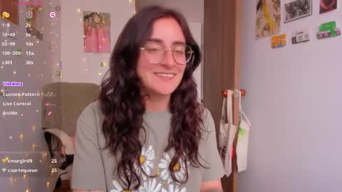 Snapshot of linda_giggle chatting on 10.29.25 Giggles online show from 10.29.25