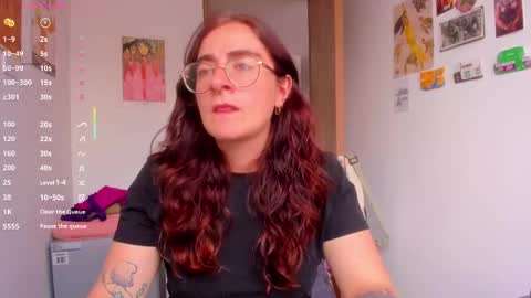 Snapshot of linda_giggle chatting on 02.10.26 Giggles online show from 02.10.26