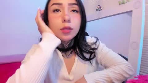 Lindaa maria  online show from 10.05.25