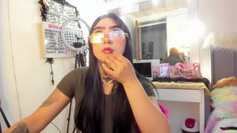 Snapshot of linda_milleer_ chatting on 06.14.26 Lindaa maria online show from 06.14.26