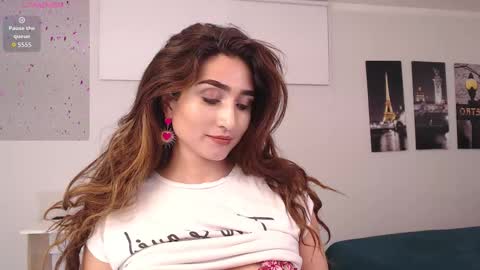 Maria Paula online show from 12.04.25