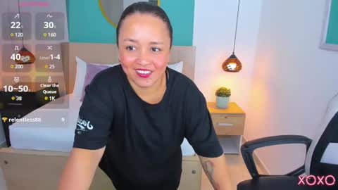 Snapshot of linda_rios_ chatting on 01.31.25 L I N D A online show from 01.31.25