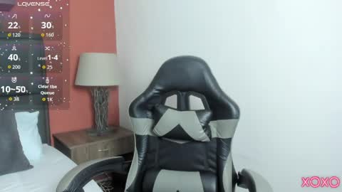 Snapshot of linda_rios_ chatting on 04.01.26 L I N D A online show from 04.01.26
