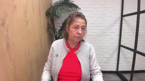 Snapshot of lindahottie chatting on 04.28.26 Linda online show from 04.28.26