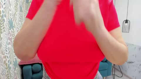 Snapshot of lindahottie chatting on 05.28.26 Linda online show from 05.28.26