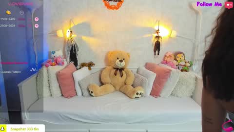 Alexandra online show from 10.18.25