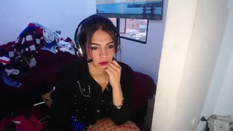 lindsey_2023 online show from 01.01.25