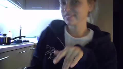 Snapshot of lindsisecret chatting on 11.15.25 Anna online show from 11.15.25