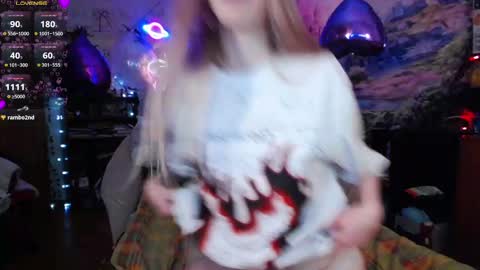 Snapshot of linlin_cuteeee chatting on 02.14.25 Lin online show from 02.14.25