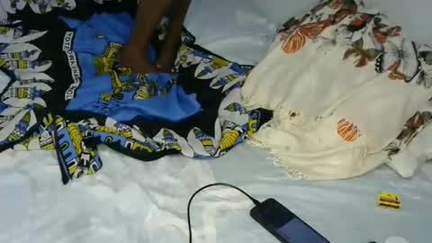 Snapshot of linniecarol chatting on 10.31.25 Linniecarol online show from 10.31.25